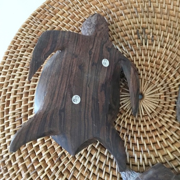 VINTAGE MID-CENTURY WOOD HAND CARVED SEA TURTLE, Shelf Decor Sea Scape Set 3 - Picture 3 of 4